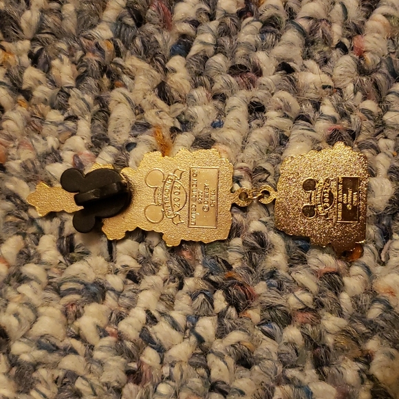 Osborne Family Spectacle of Lights 2002 Pin - Picture 2 of 2